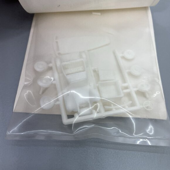 Vintage William Brothers 1932 Chevrolet Pickup Truck Model Car Kit HO Scale - Picture 3 of 4